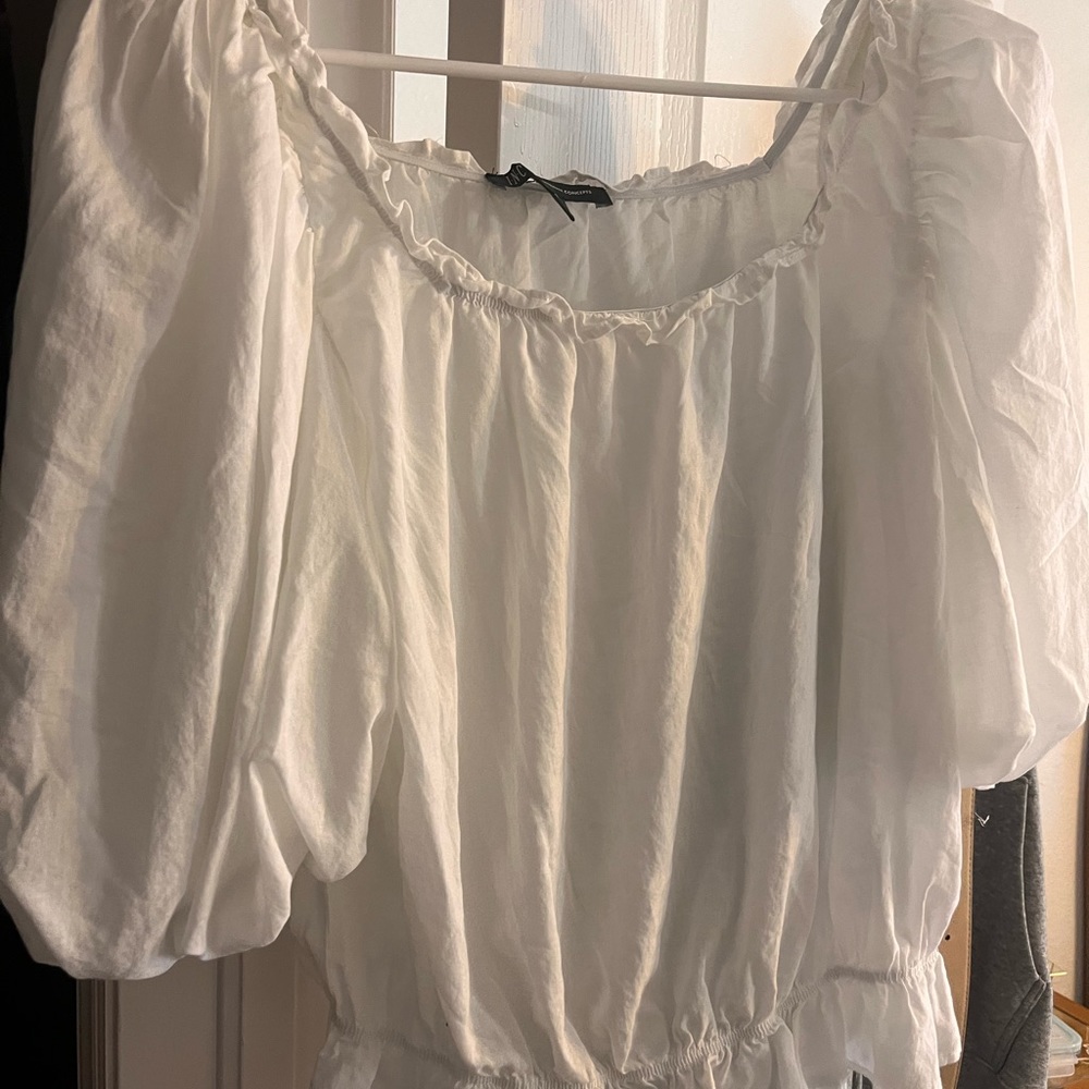 Small white blouse with 3/4 sleeve
